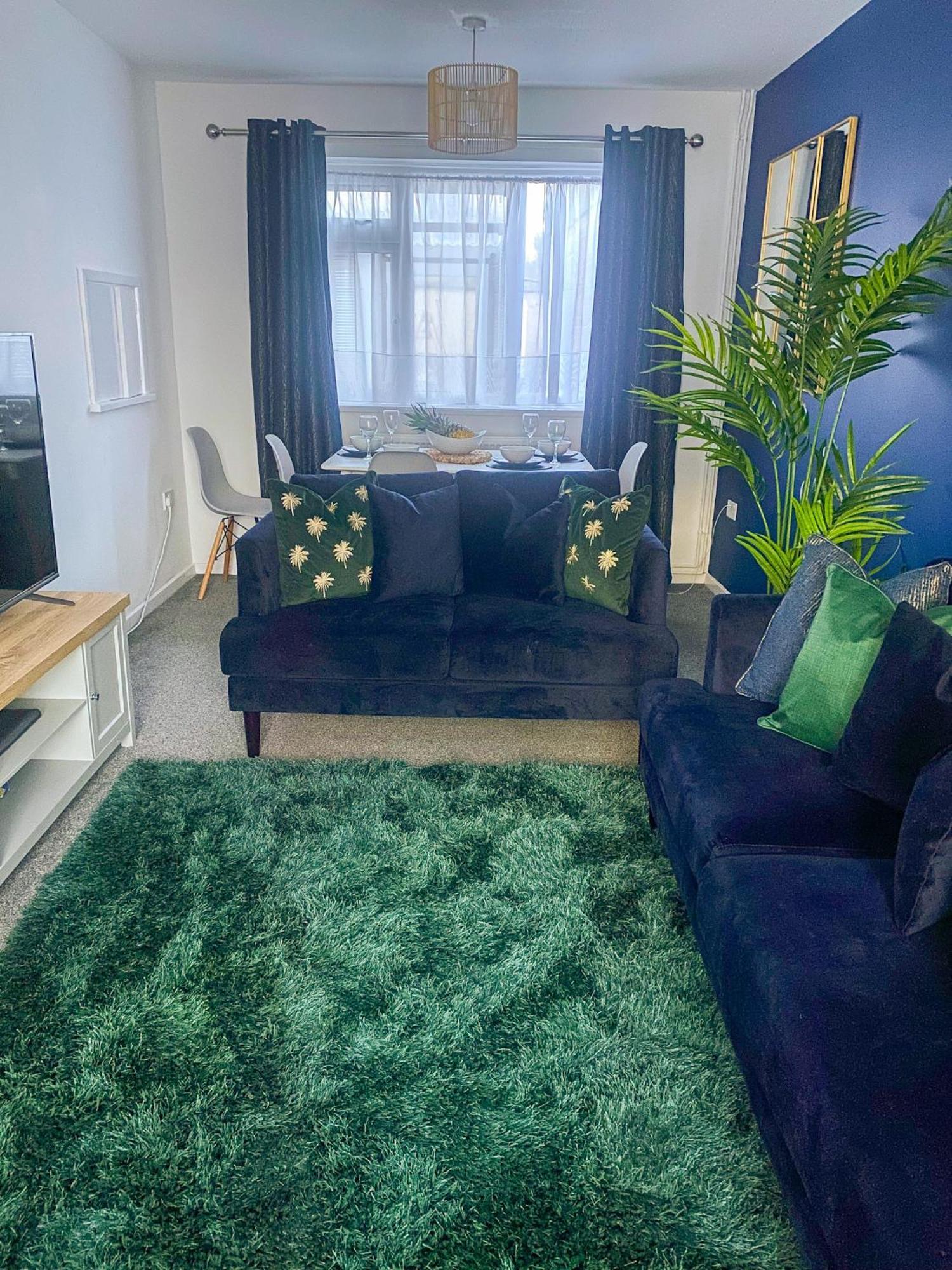 Phoenix House - 2 Double Bedroom House - Business And Corporate Travellers *