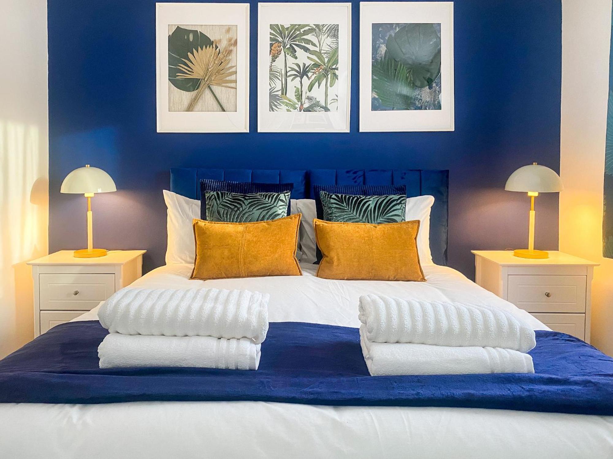 Phoenix House - 2 Double Bedroom House - Business And Corporate Travellers Holiday home *