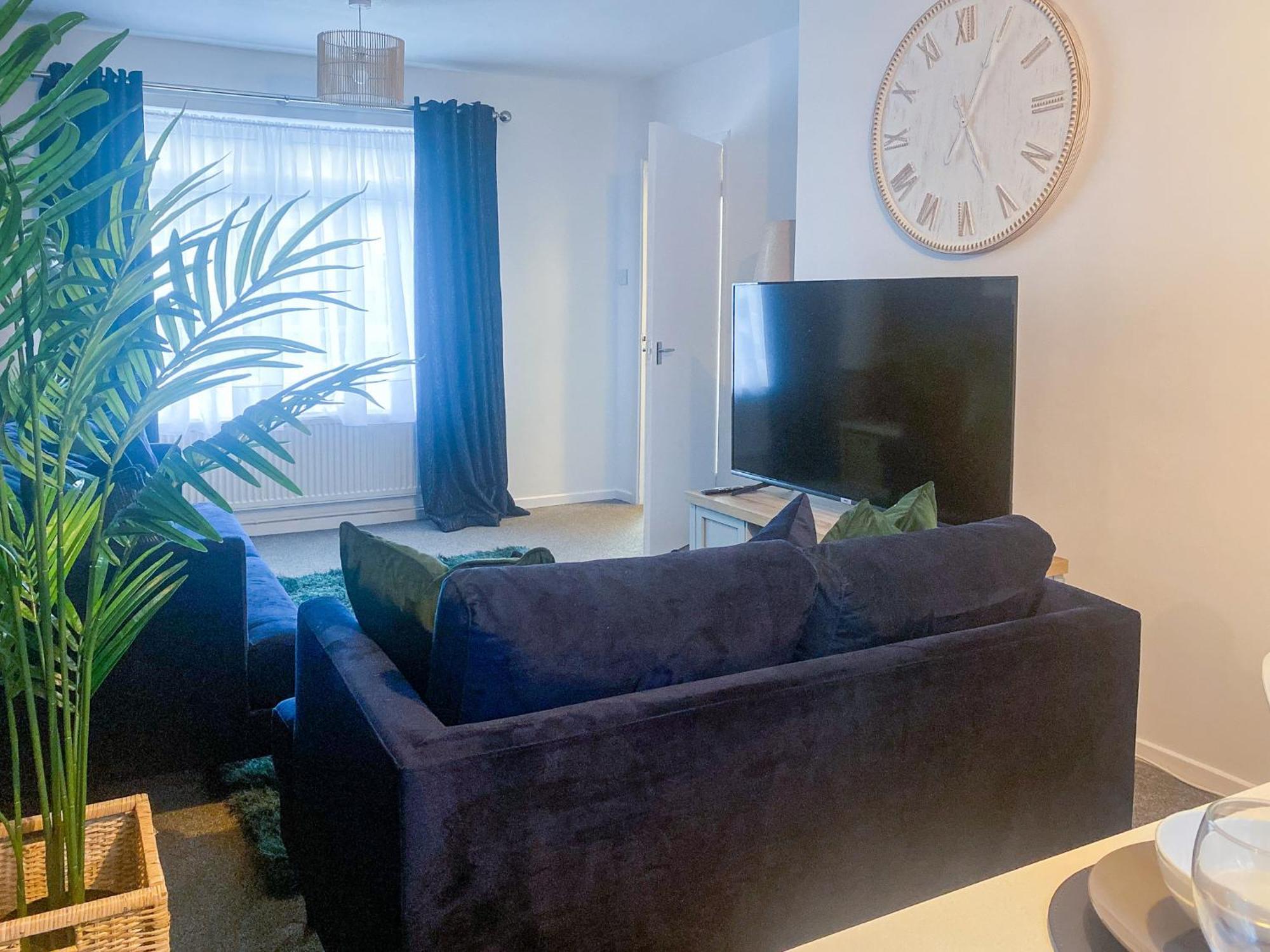 Phoenix House - 2 Double Bedroom House - Business And Corporate Travellers Holiday home *