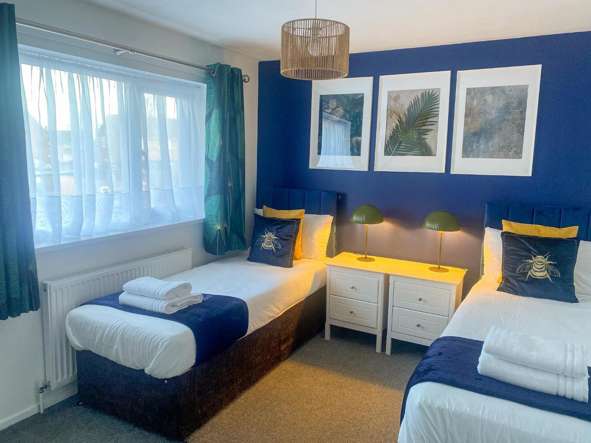 Phoenix House - 2 Double Bedroom House - Business And Corporate Travellers *