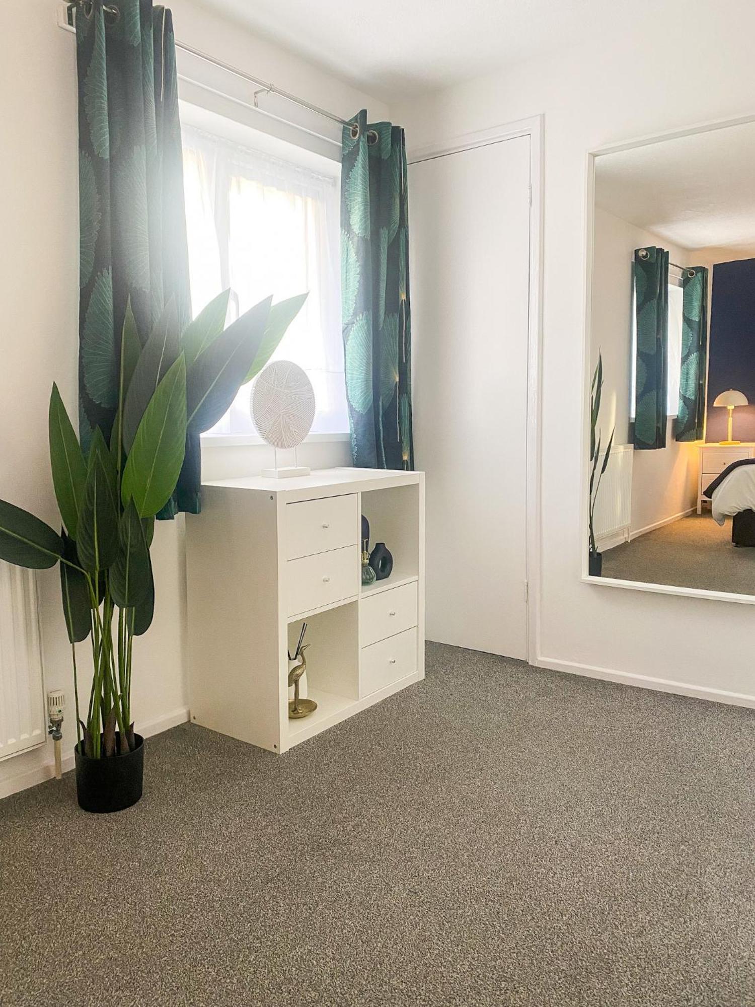 Phoenix House - 2 Double Bedroom House - Business And Corporate Travellers Holiday home Luton (Bedfordshire)