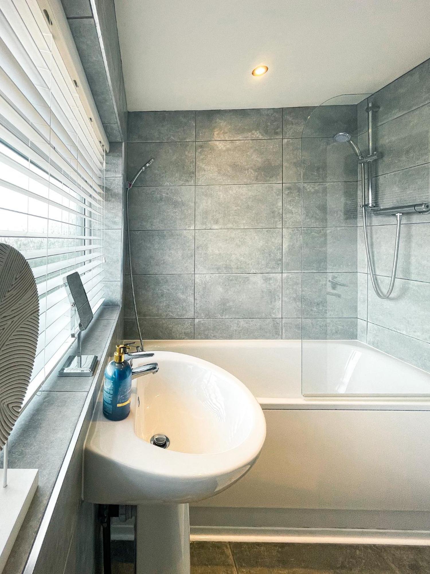 Phoenix House - 2 Double Bedroom House - Business And Corporate Travellers Holiday home